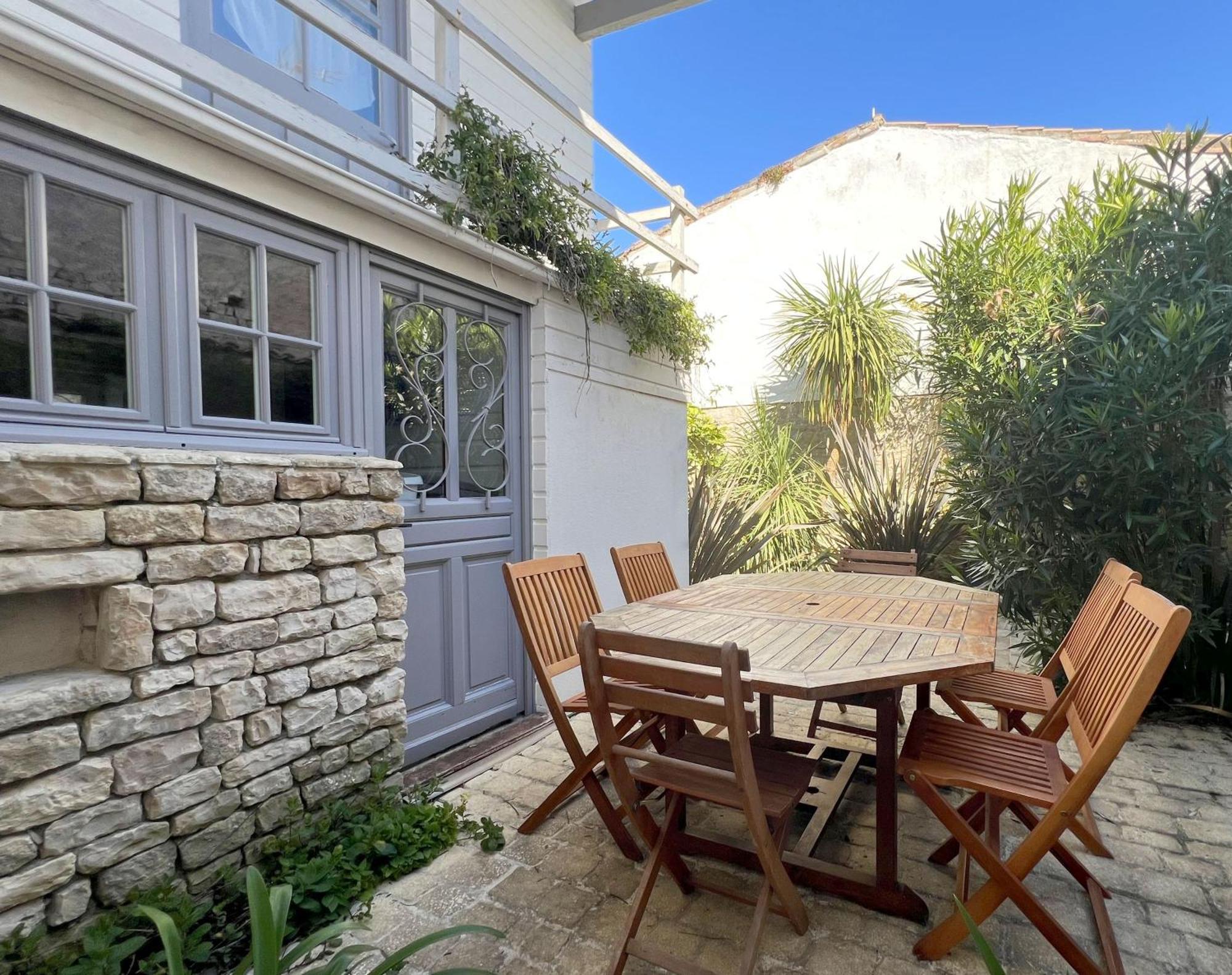 Maison Magnolia Proche De La A Marie De Re Holiday home